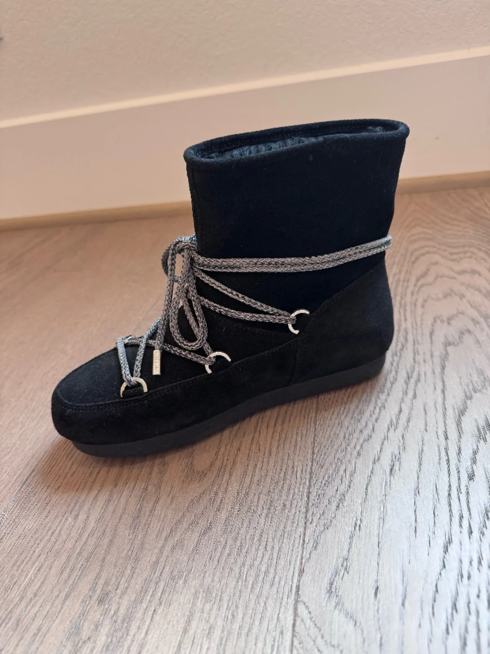 Moon Boot® MB FAR SIDE LOW SUEDE